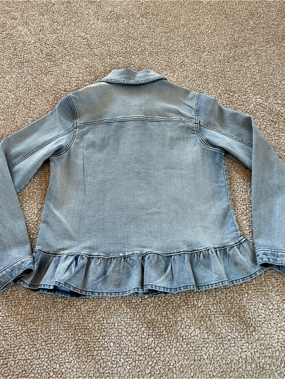 DG2 by Diane Gilman Light Wash Ruffle Hem Denim Jacket Size Small - Picture 4 of 6